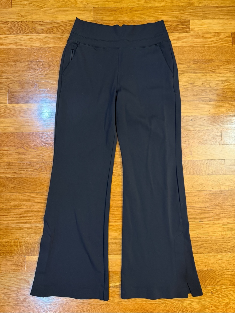 Athleta Venice Flare Pant in Black - Size Medium